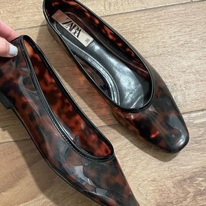 Zara women size 36 leapord  print shoe.